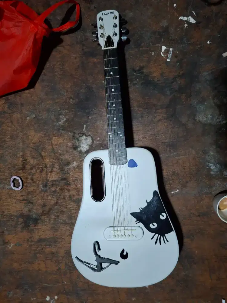 Gitar acoustik lava me