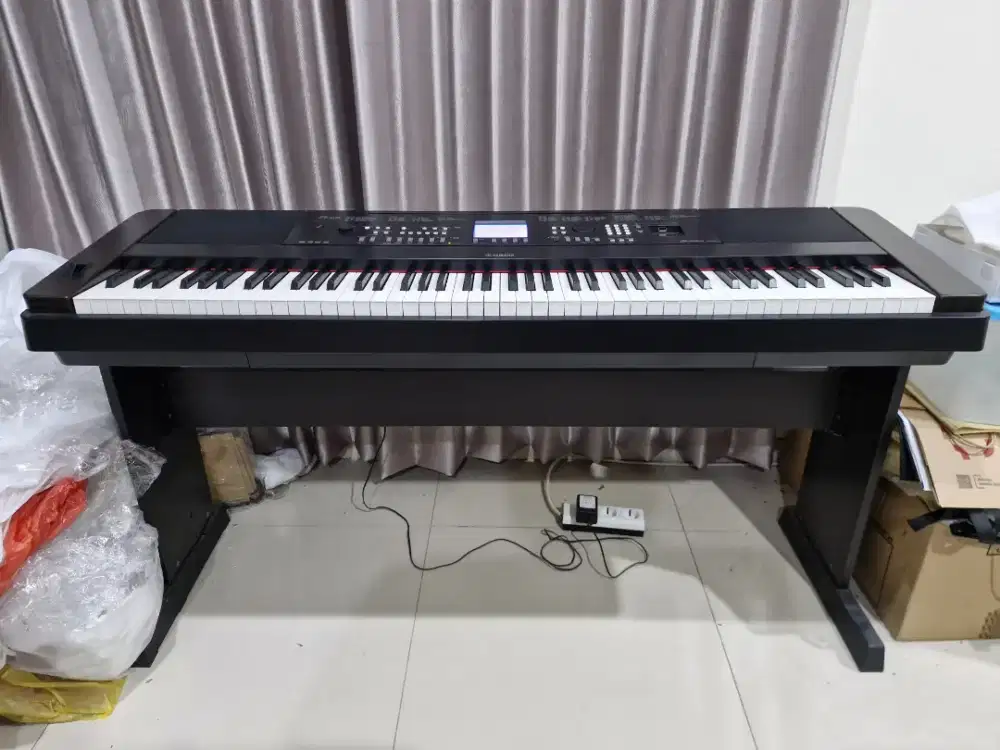 Digital Piano Yamaha DGX 650 Keyboard