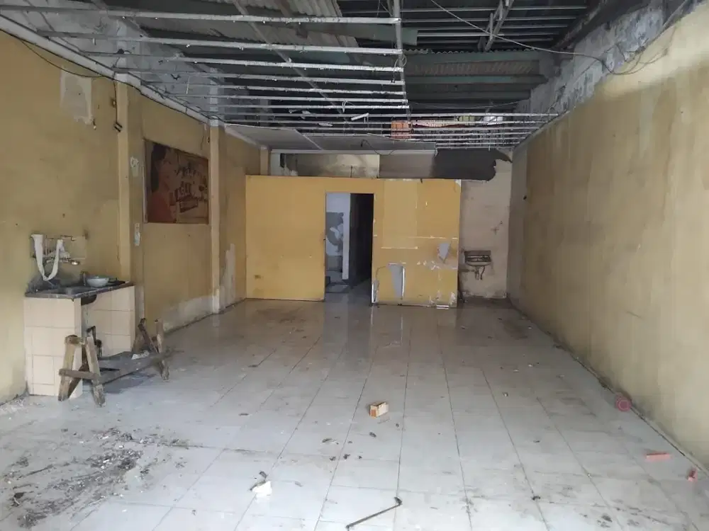 Disewakan Rumah Usaha Murah Raya Wiyung