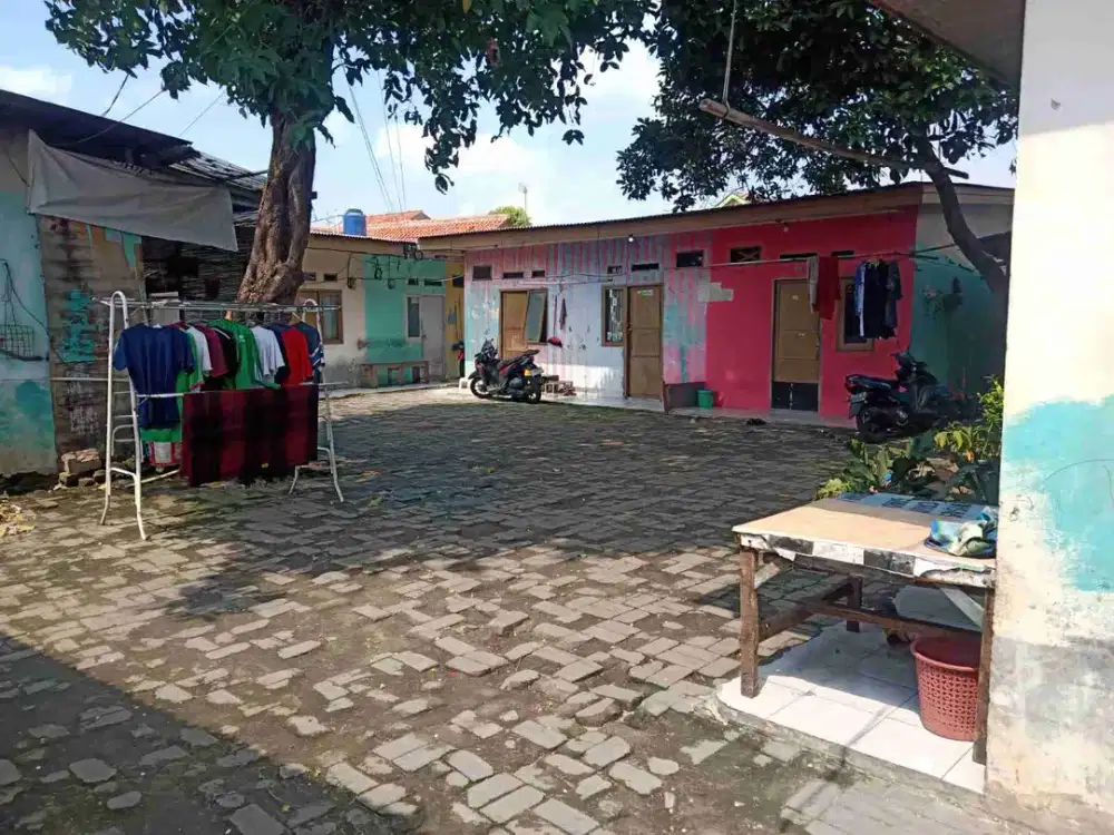 di jual 1 rumah induk dan 16 pintu kontrakan di Cibubur jkt timur
