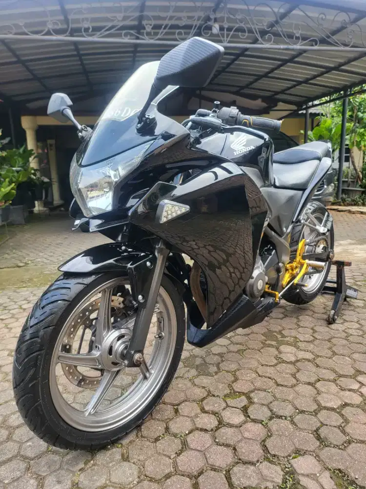 Dijual Honda CBR 250 CBU