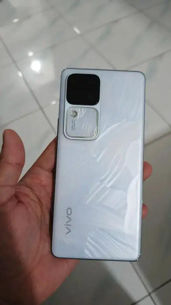 Vivo V30 5G, Mulus, No Minus