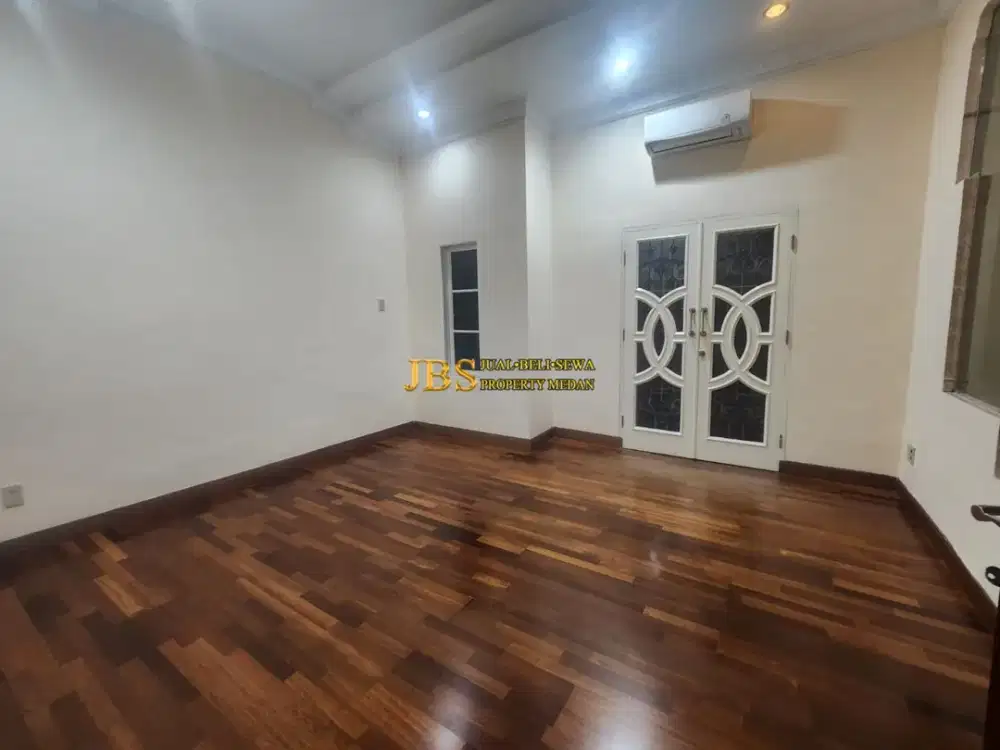 Rumah 2,5 Tingkat Siap Huni Dijual di Komplek Cemara Asri Medan Jalan Bluberry - Medan