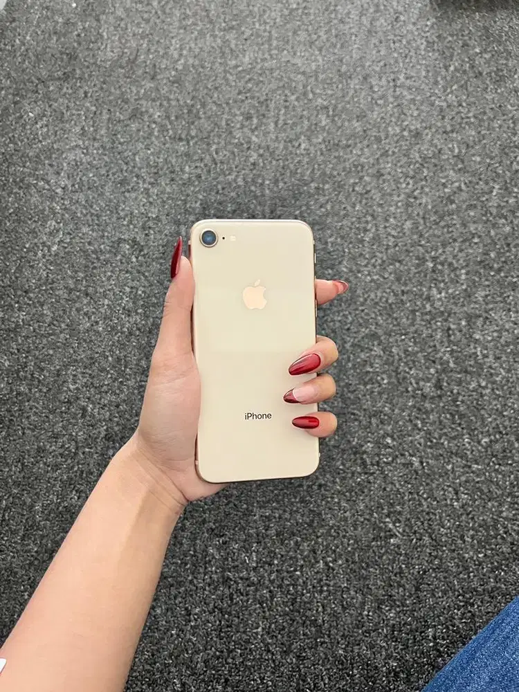 Iphone 8 64GB fullset mulus nominus terima tt cod kredit