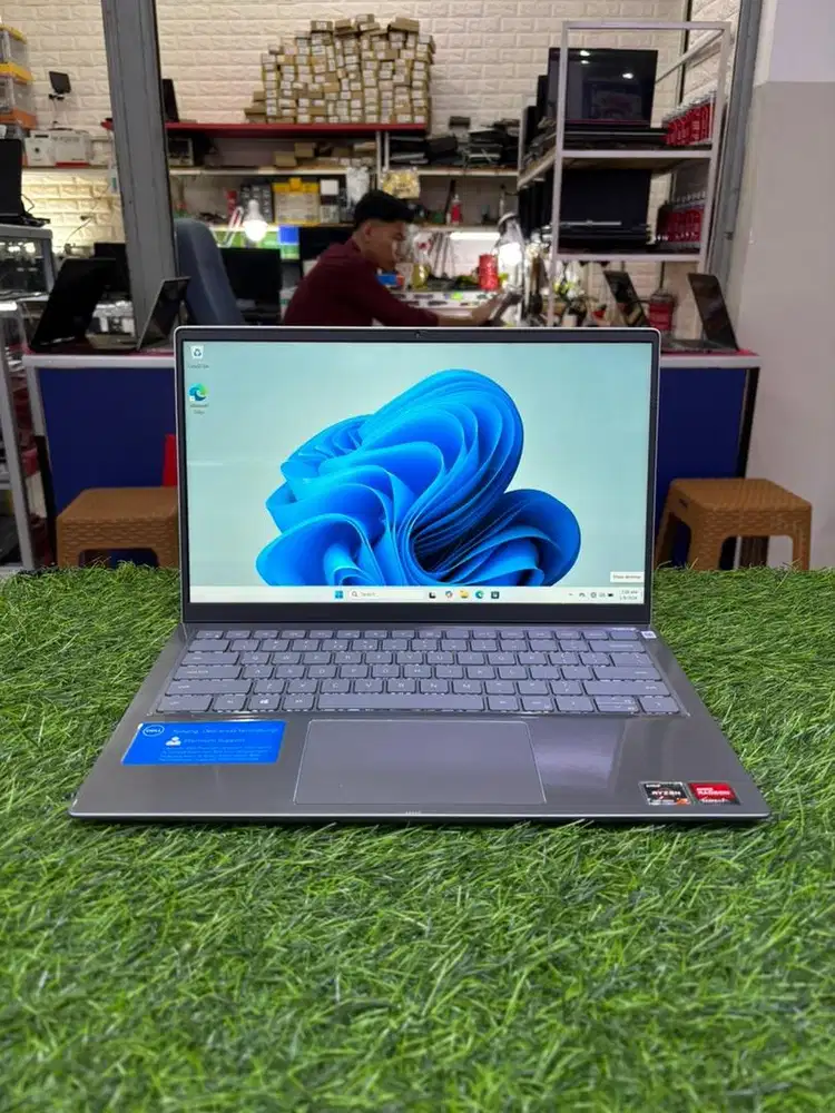 Jual Laptop Dell inspiron R7-5700 8/512