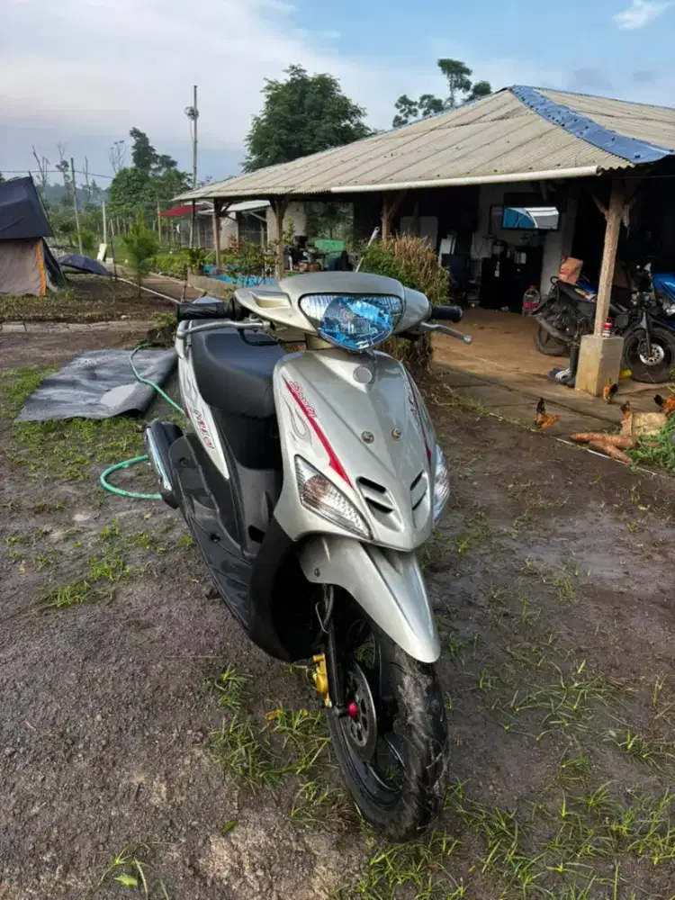 Yamaga mio sporty 2007 warna perak