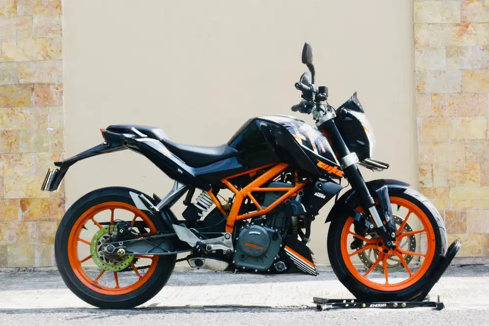 kTM Duke 250 ABS like new Z250 MT25 versys250 CBR250