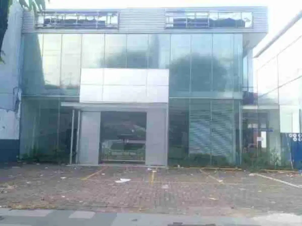 Gedung 2 Lantai Ex Showroom Mobil Jalan Raya HR Muhammad
