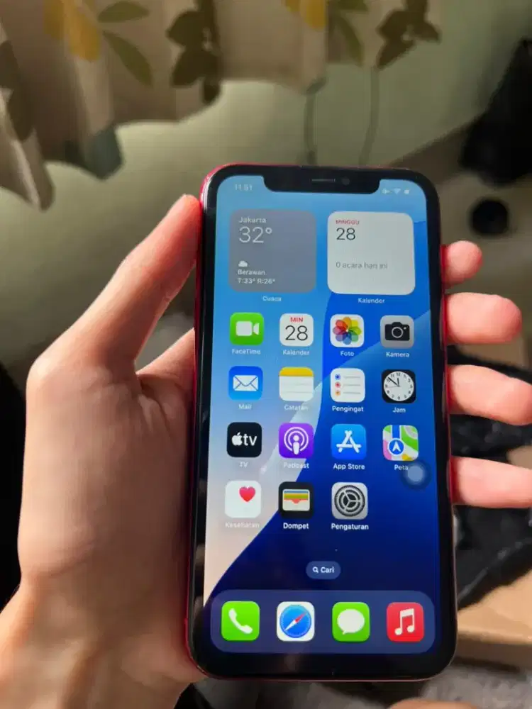 iPhone 11 64gb(-)bagian kamera aga lecet tapi aman, kamera d/b jernih