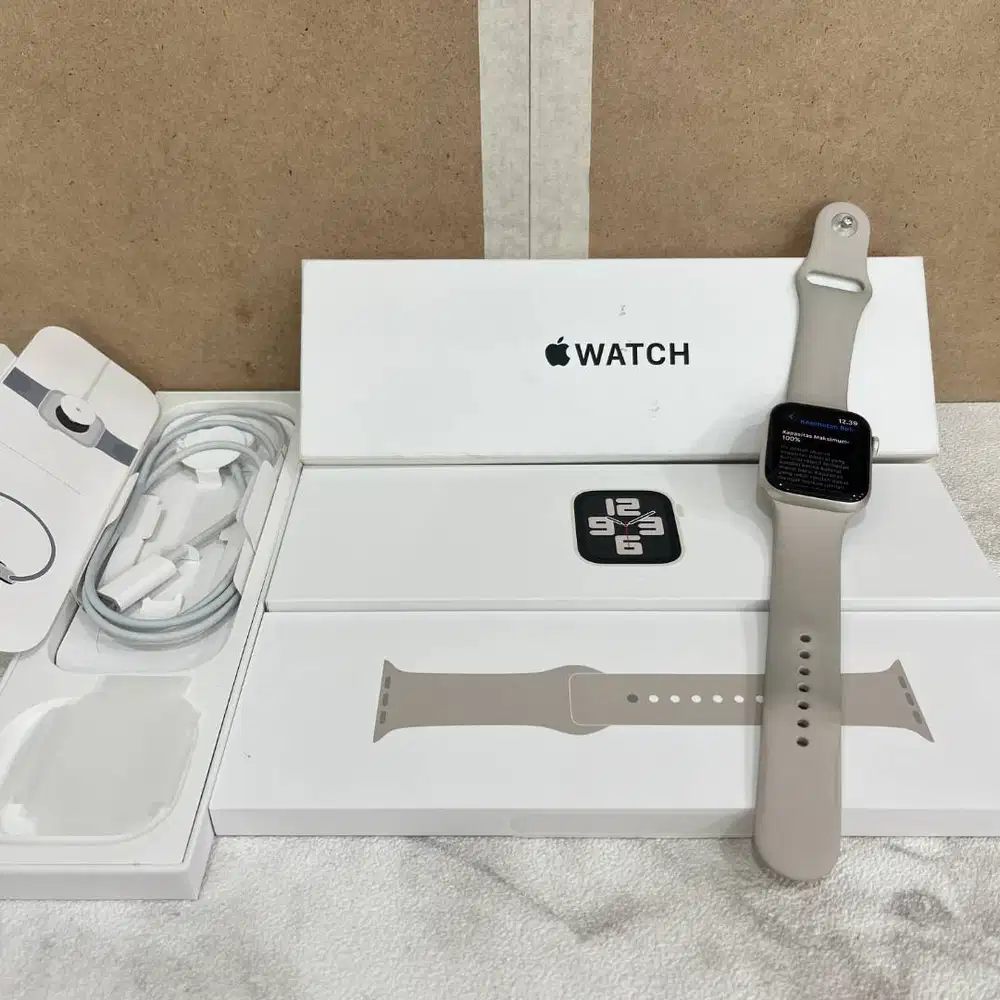 Apple Watch SE Gen 2 44mm warna Starlight fullset iBox