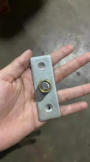 Roda Bawah Lipat Tengah 2400 Komponen Pintu Garasi Sliding Tikung Lipa