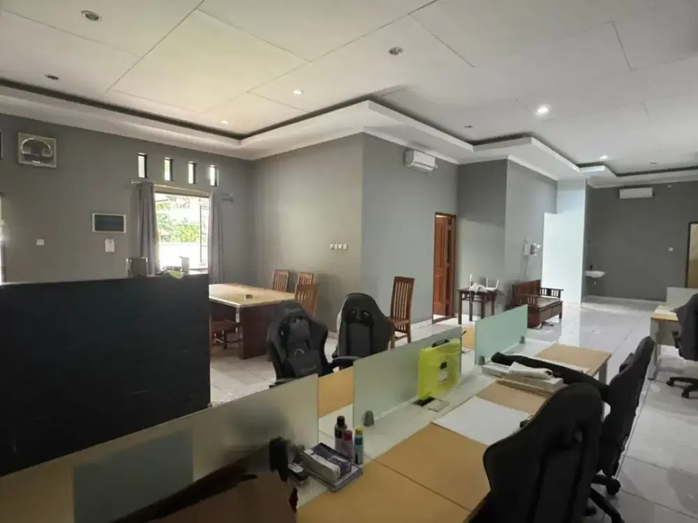 Rumah Luas Untuk Office atau Hunian Lokasi Strategis di Lebak Bulus
