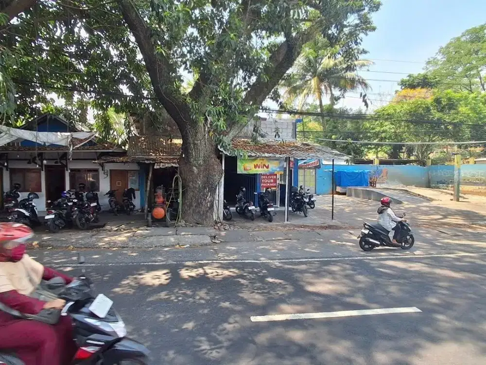 Rumah Poros jalan Provinsi Mondoroko Singosari Dijual edisi B.U Poll