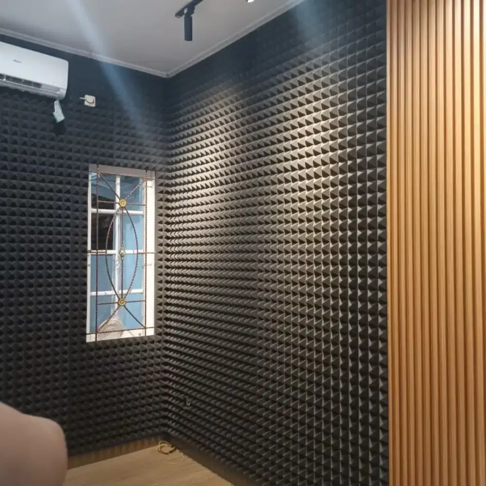 Peredam suara podcast rekaman recording piramid telur kotak dark grey