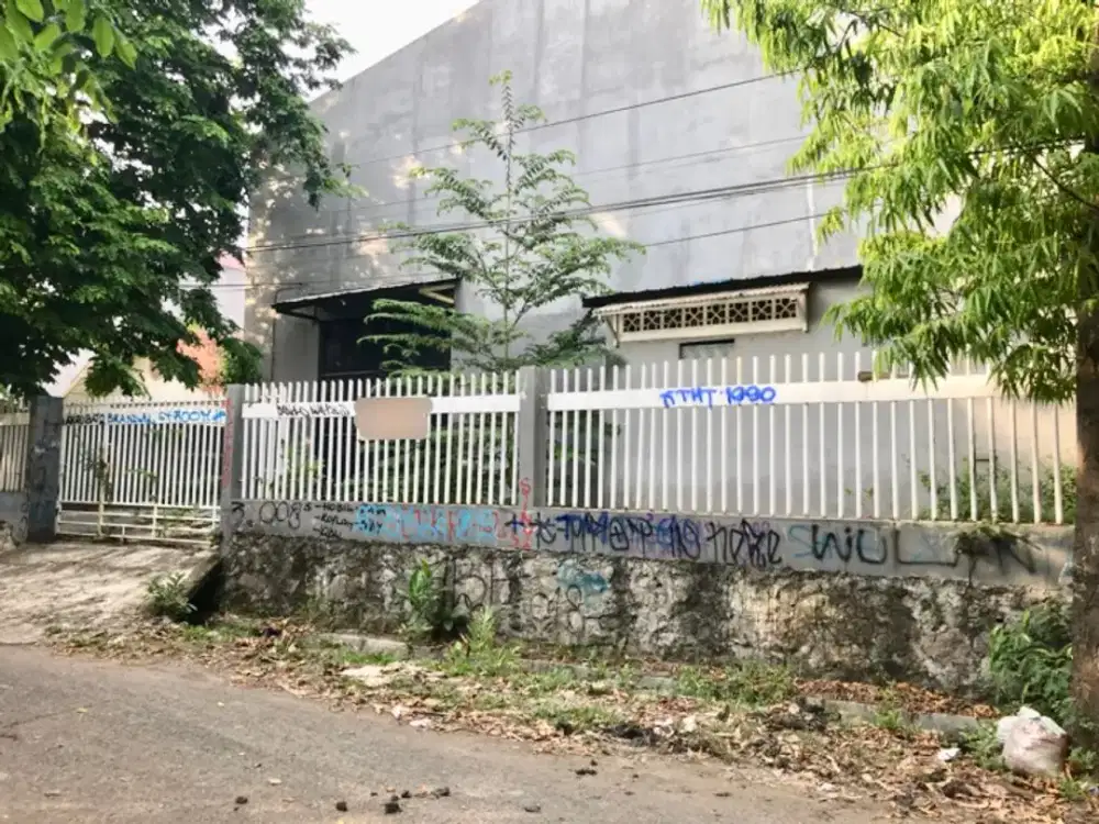 Gudang di daerah Pleburan