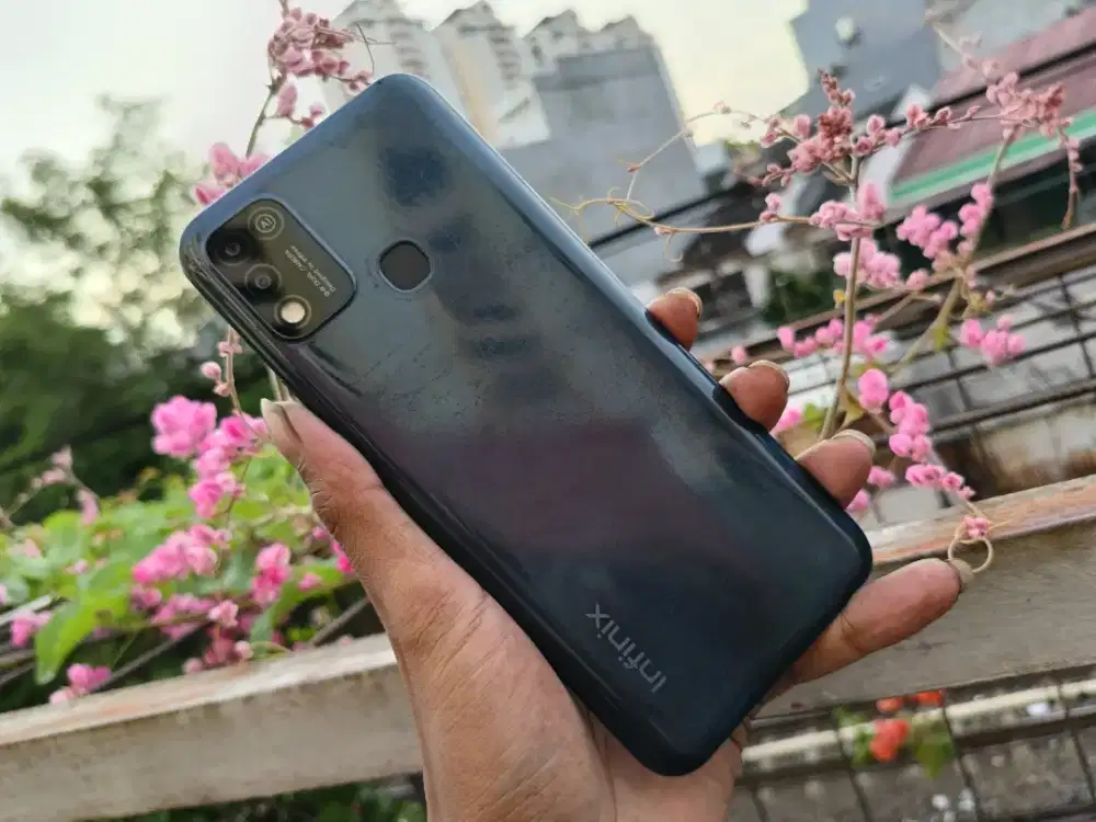 Infinix hot 10 play 4/64 Normal