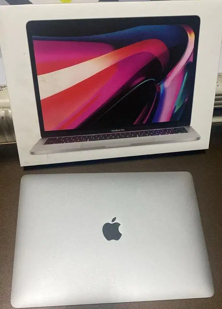 Macbook pro 13 inci M1