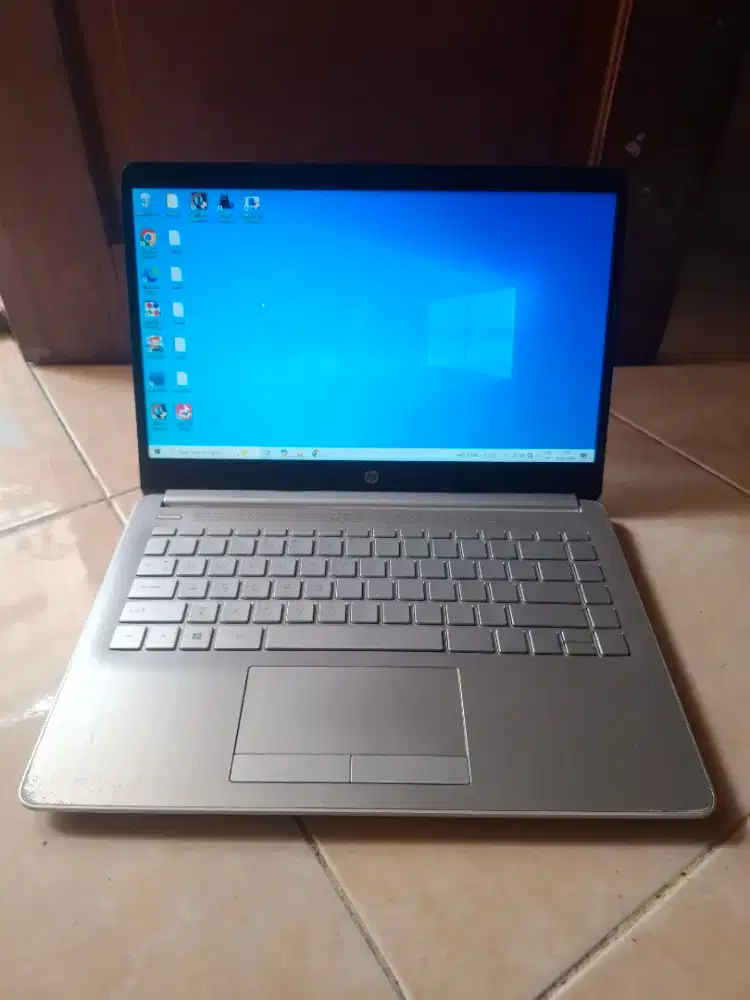 Laptop Second HP 14s DK0073AU Amd a4