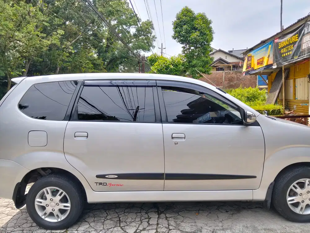 Daihatsu Xenia 2010 Bensin