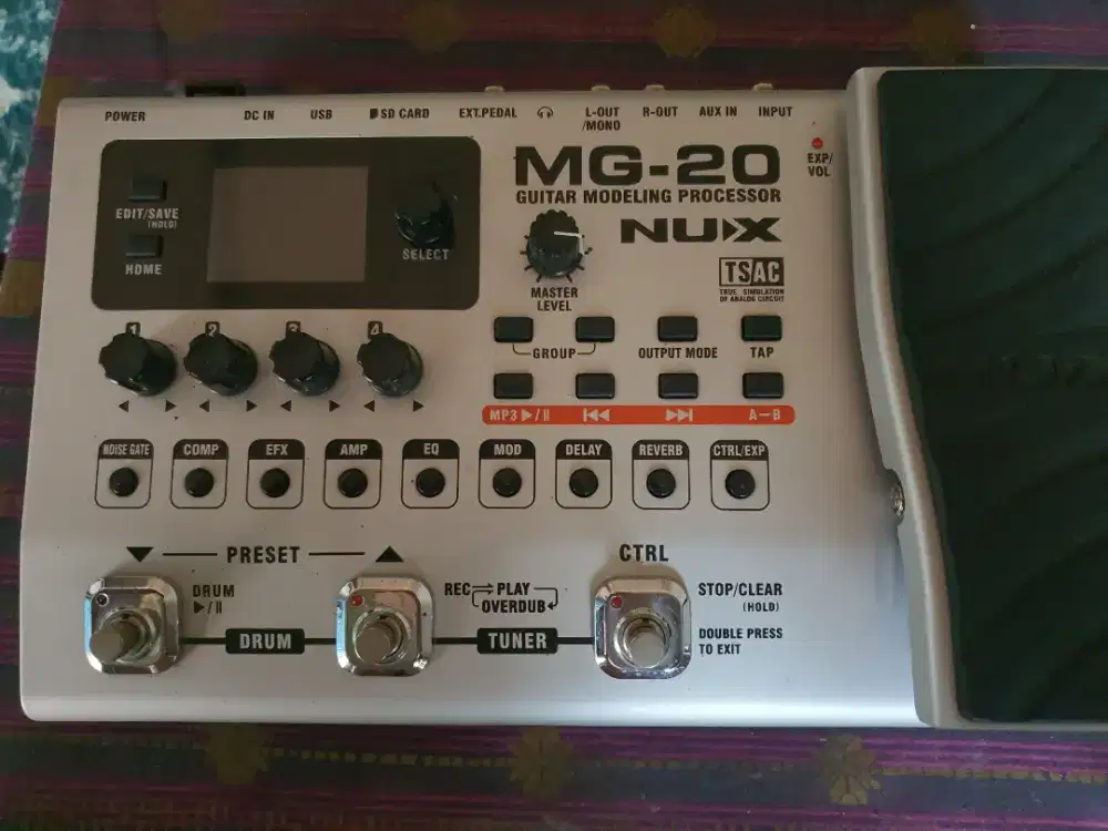 Dijual efek gitar nux mg 20