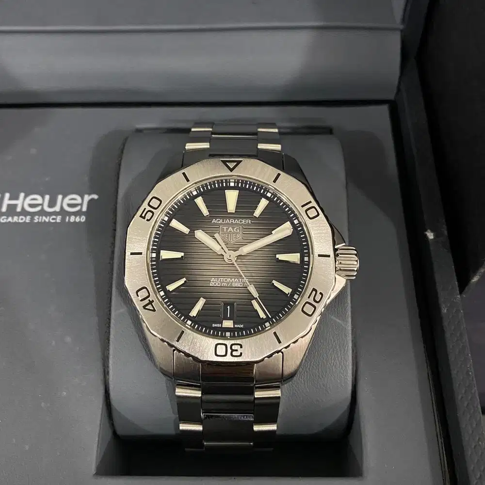 TAG Heuer Aquaracer Professional 200 Automatic Date WBP2110 (2022)