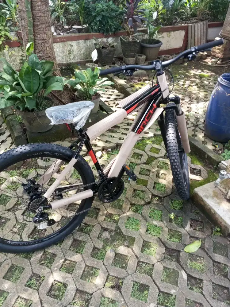 Di jual sepeda MTB Polygon monarch