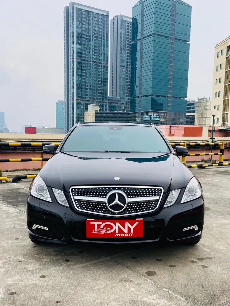#Tony Mobil# Mercedes Benz E300 Avantgarde 2010 Hitam