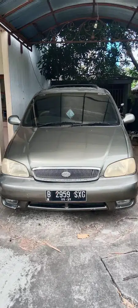 Kia Carnival Bensin