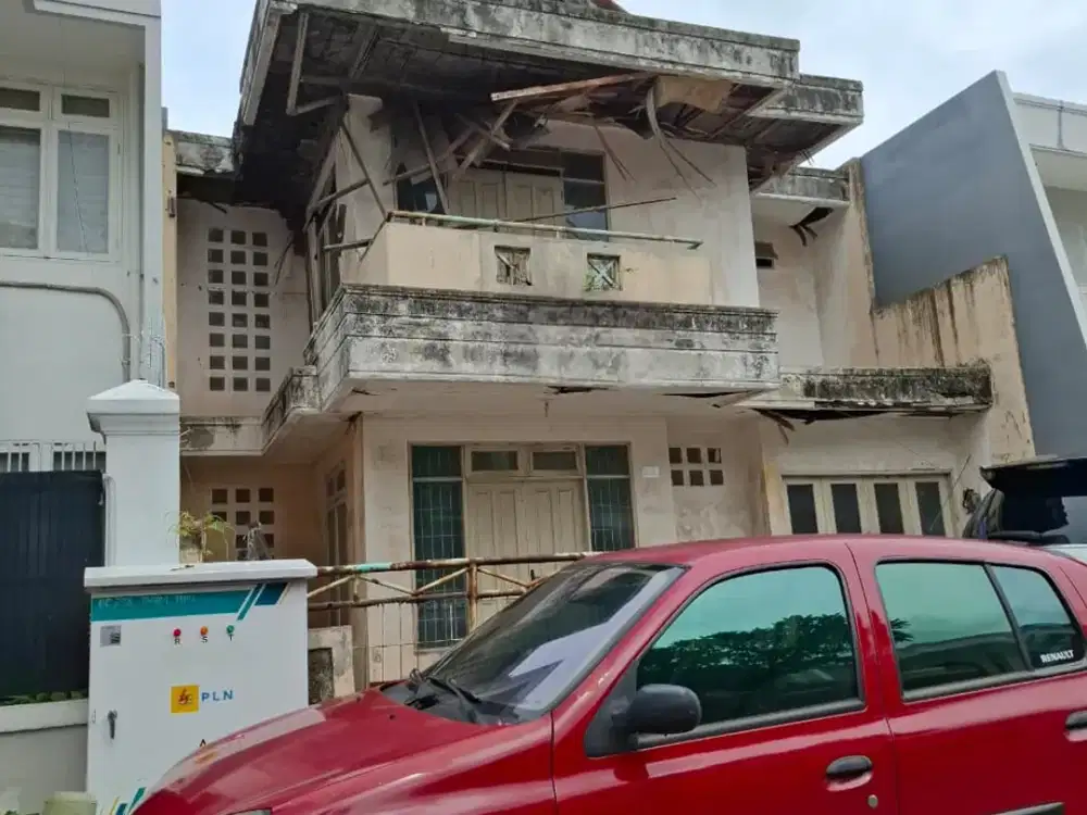 DIJUAL RUMAH BESAR LOKASI BAGUS JALAN LEBAR HARGA TERMURAH DI TAMAN PALEM LESTARI