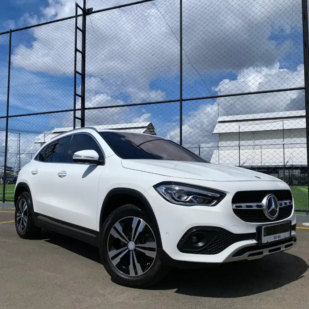 MERCEDES BENZ GLA200 2020