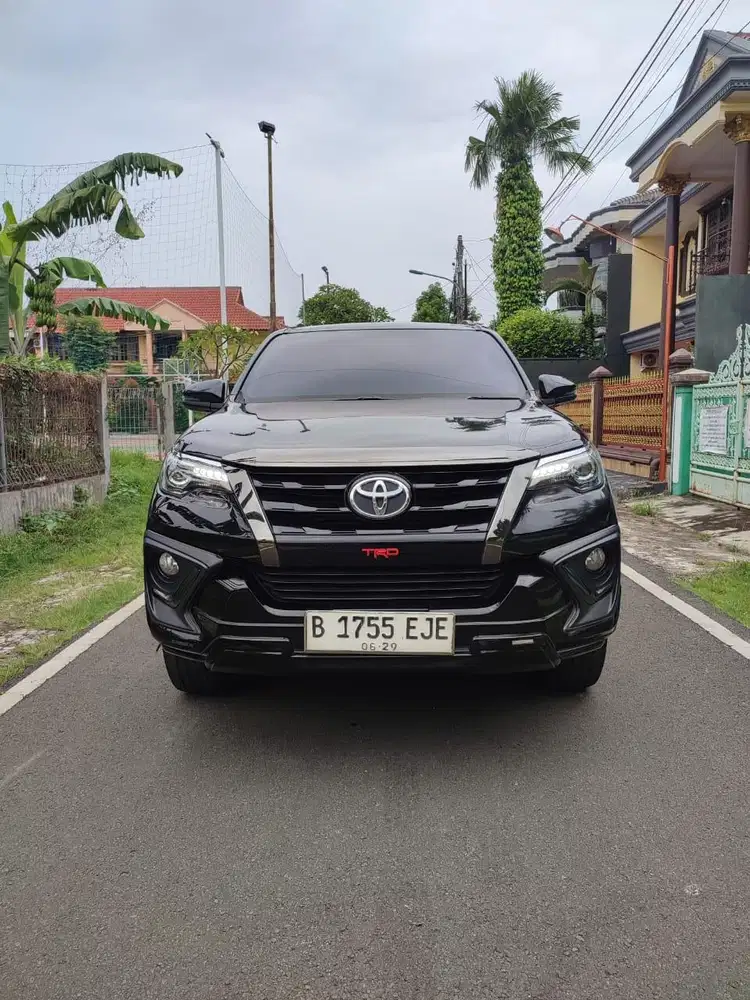 Toyota Fortuner VRZ Trd at metic Tahun 2020 Hitam nopol Ganjil jakarta