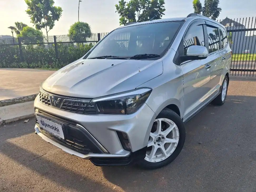 DP Rendah  5JT - Wuling Confero S 1.5 C Bensin-MT 2021 Silver
