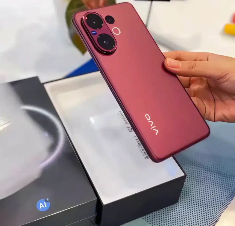 Vivo v60 5G purple