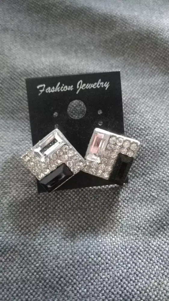 Jual anting tusuk kotak