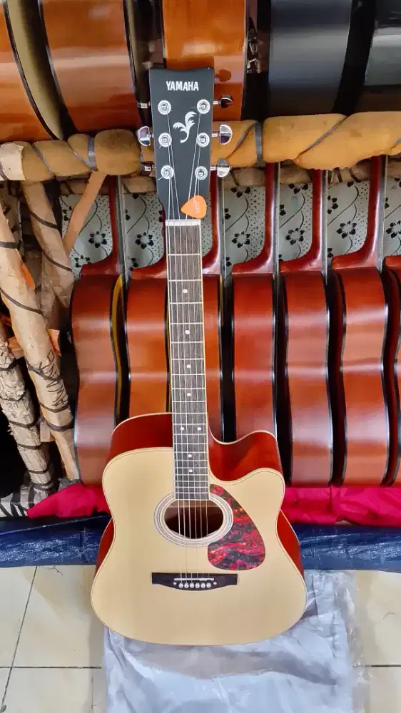 GITAR AKUSTIK YAMAHA F310