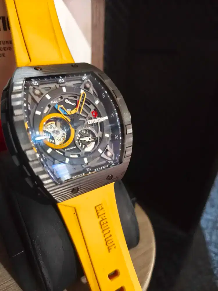 Expedition E 6782 Carbon