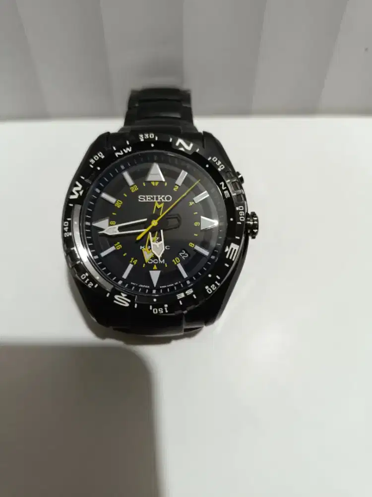 Jam tangan seiko hitam bekas