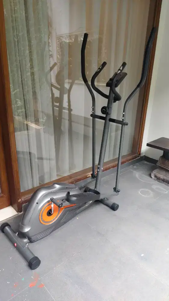 Berwyn Elliptical Static Bike