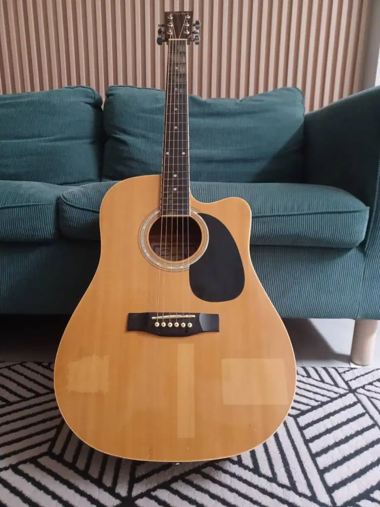 Gitar Klasik Kondisi Baik