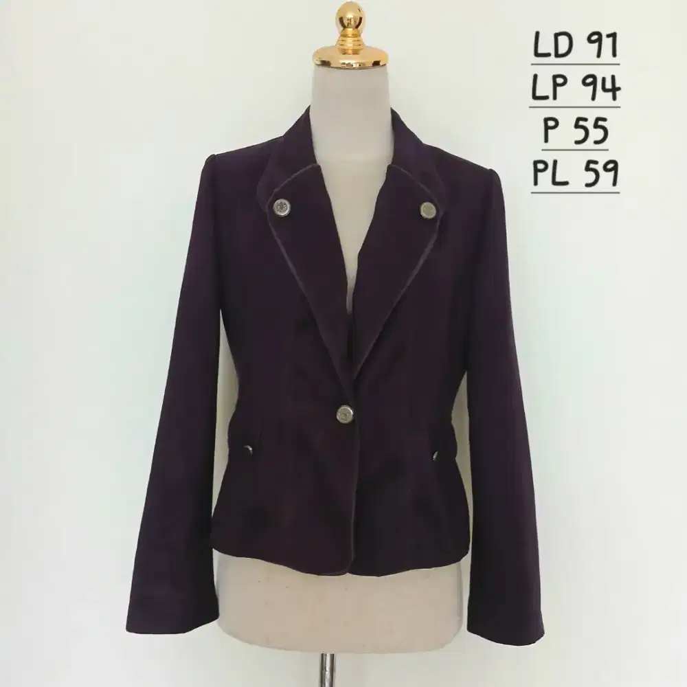 Blazer wanita Idem size M, preloved
