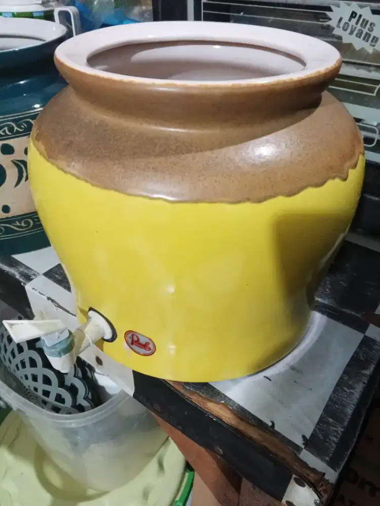 Guci isi ulang air murah bekas