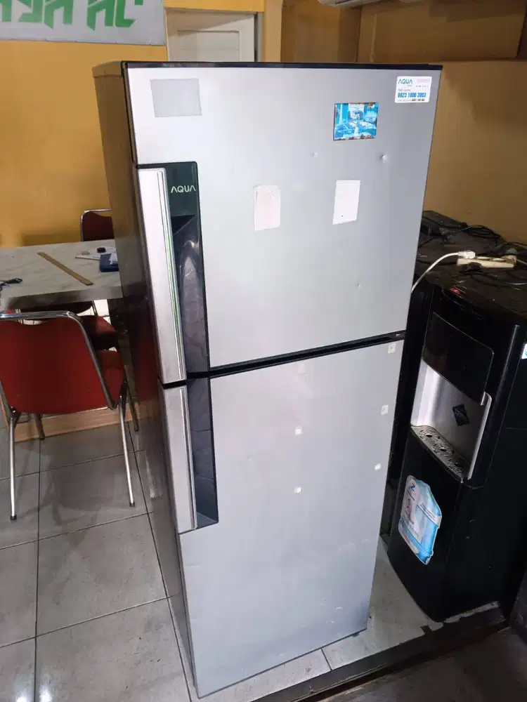 Kulkas AQUA 2 Pintu Daya Cuma 130W DINGIN BANGET, SIAP PAKAI