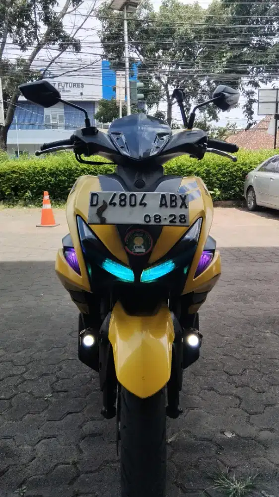 Motor Yamaha Aerox 155 Tahun 2018 Kuning