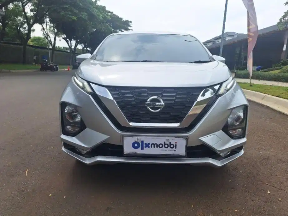 LOW DP Nissan Livina 1.5 EL Bensin-MT 2019 JYC