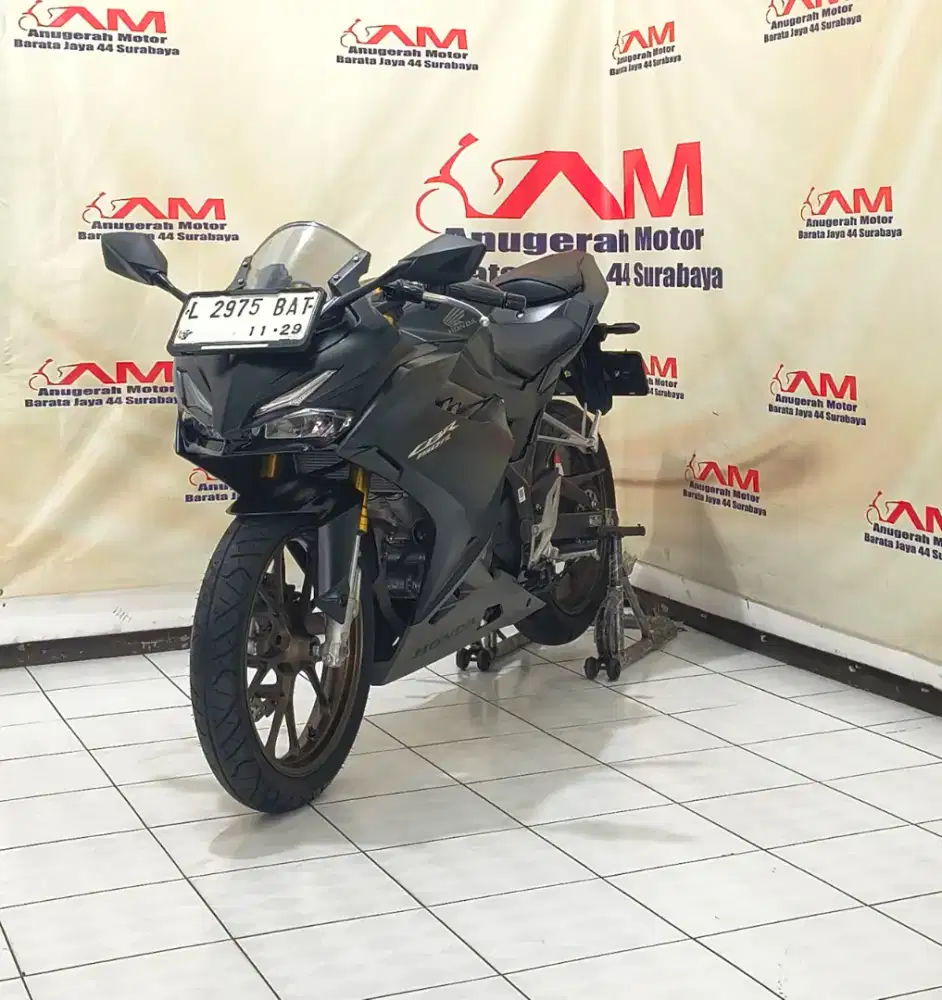 Istimewa km 3 Ribu Honda New CBR 150 Tahun 2024 warna Hitam