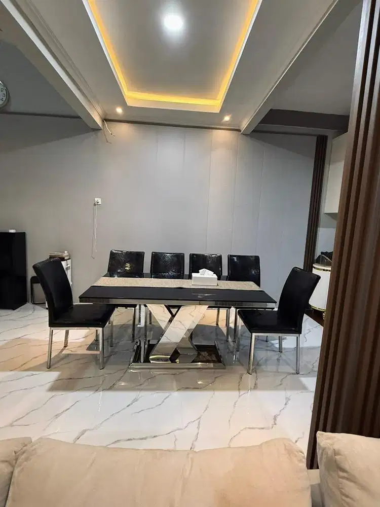 Meja makan elegant second like New