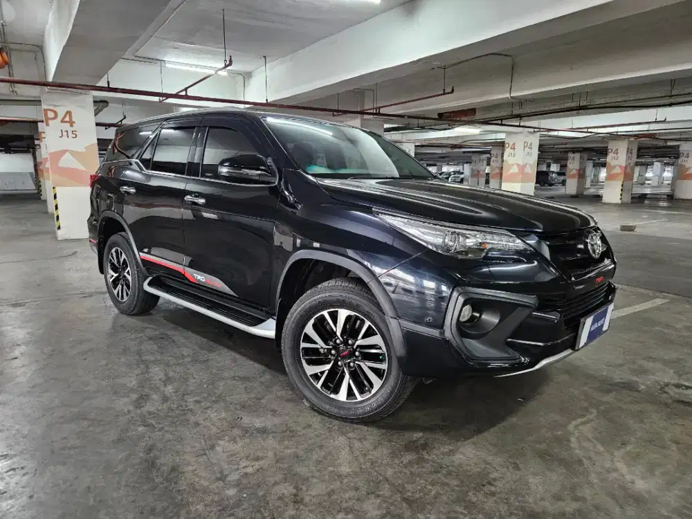 TOYOTA FORTUNER VRZ TRD 2.4 AT 2019 HITAM