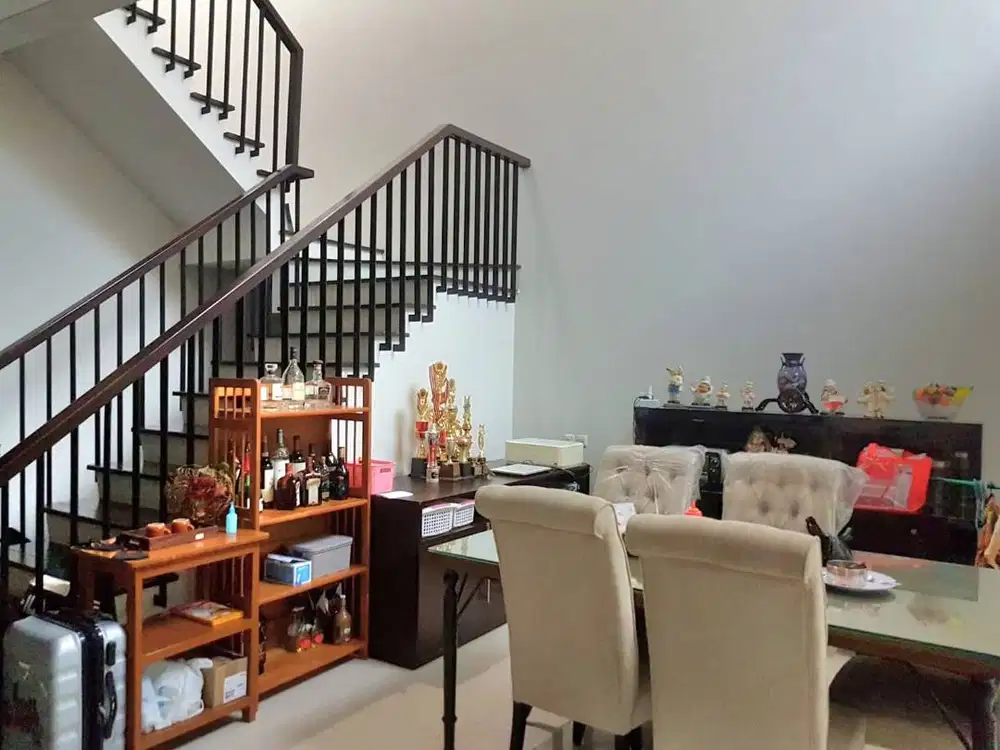 Dijual Rumah Babatan Pantai Bagus Terawat 2 Lantai Siap Huni Row Lebar