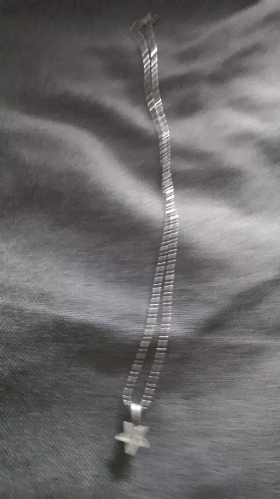 Di jual kalung ada liontin