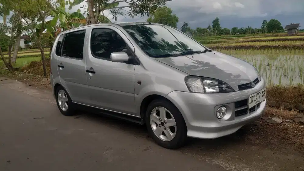 Daihatsu YRV Automatic 2001